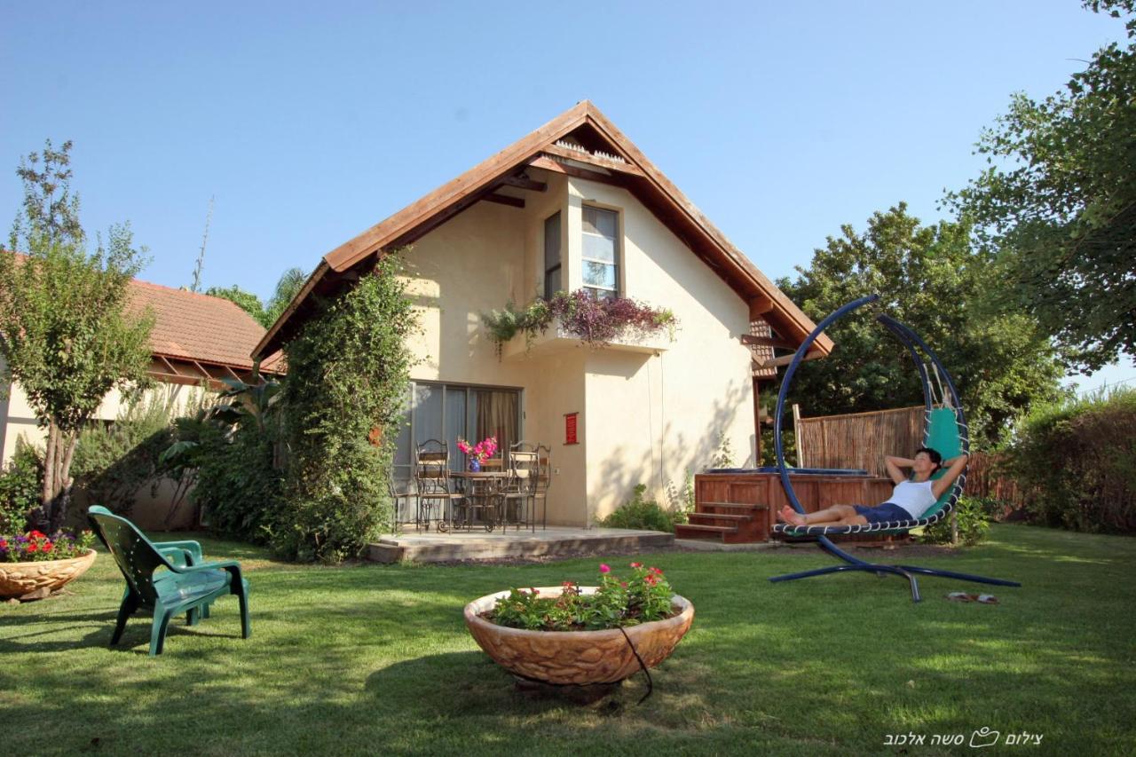 Vitrage Holiday Village And Spa Бейт Хилел Екстериор снимка